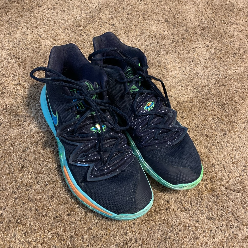 Kyrie 5 UFO